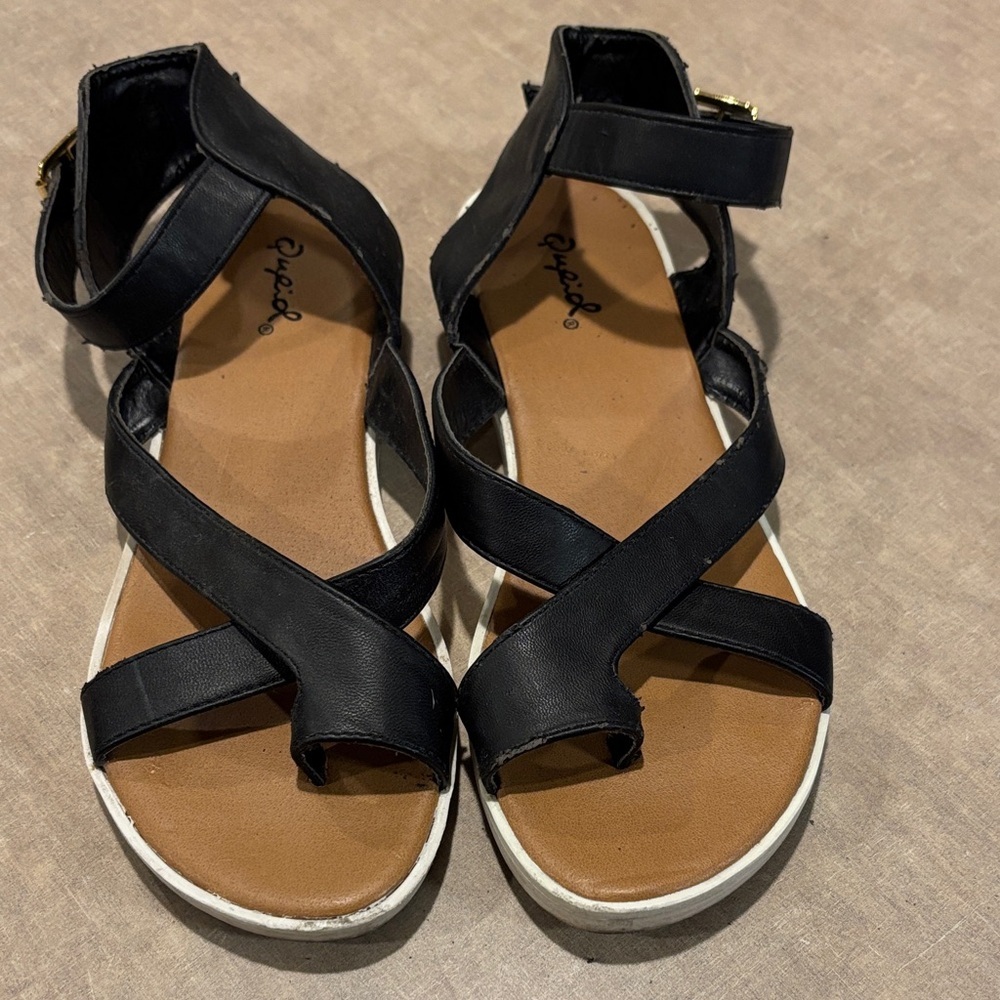 Qupid Black and Brown Strappy Sandals